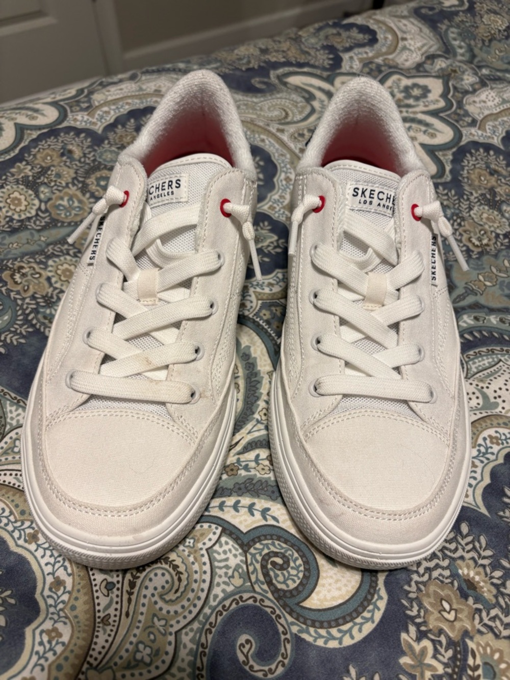 Skechers White Low-Top Sneakers with Red Accents